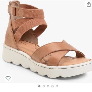 Born Kivalina Platform Sandal// 9.5